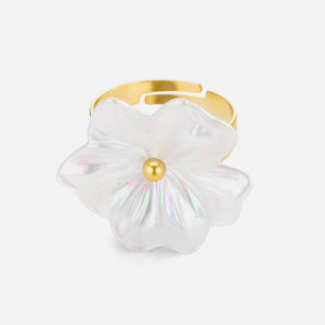 Ring witte bloem goud