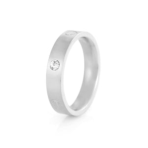 Ring gegraveerde hartjes en steentjes zilver